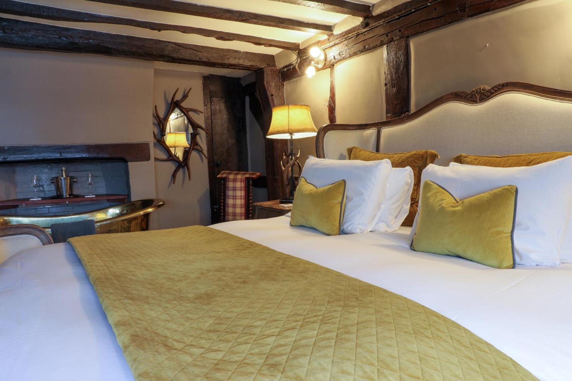 The Kingsbury 7Even 8Ight Bed & Breakfast Marlborough Room photo