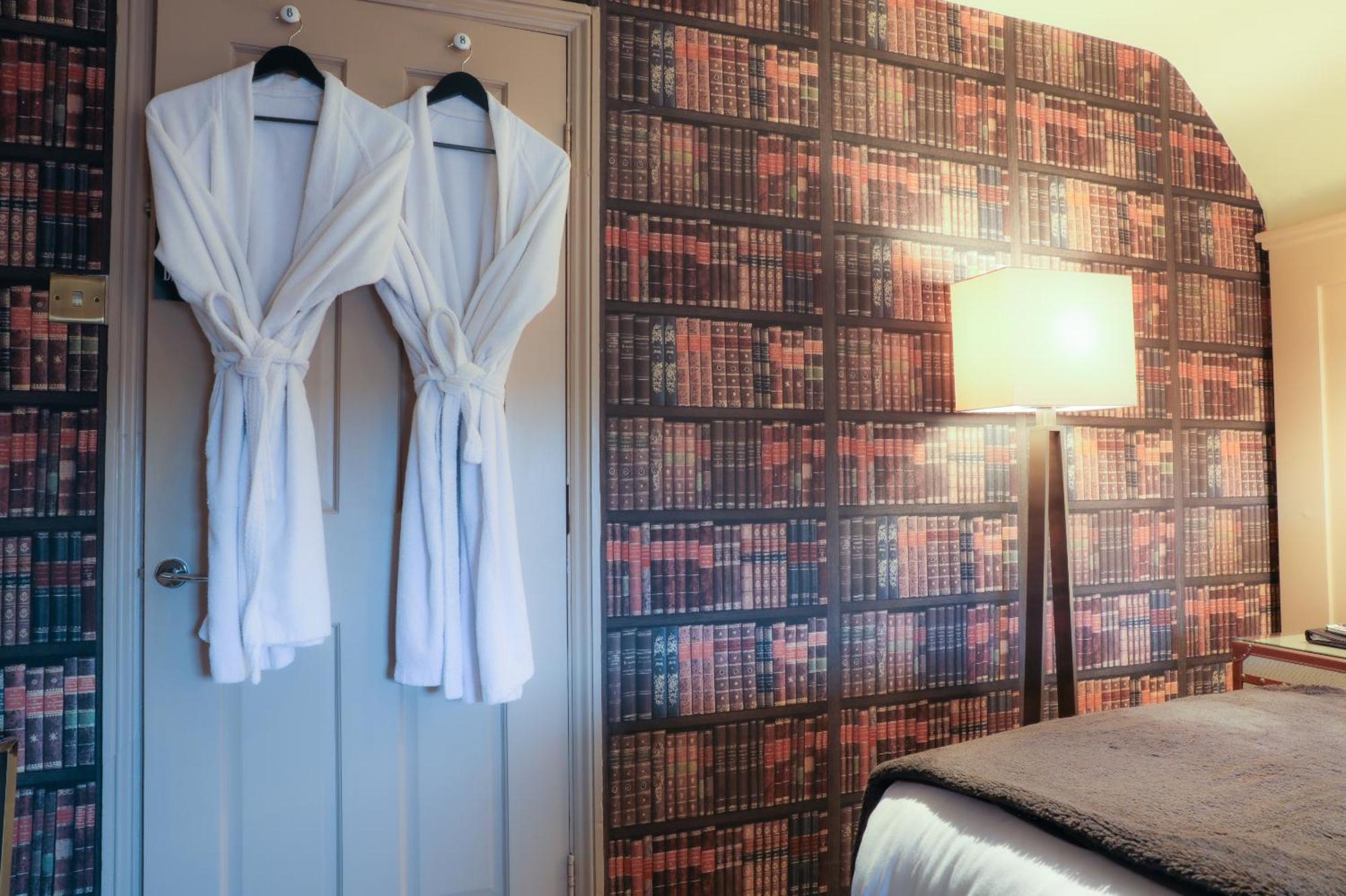The Kingsbury 7Even 8Ight Bed & Breakfast Marlborough Room photo